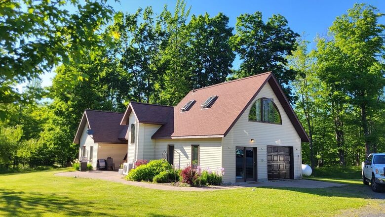 Relaxed Country Living Minutes from Lake Superior - L'Anse, Michigan