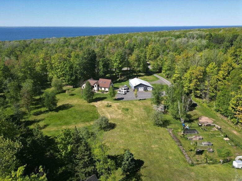 Relaxed Country Living Minutes from Lake Superior - L'Anse, Michigan