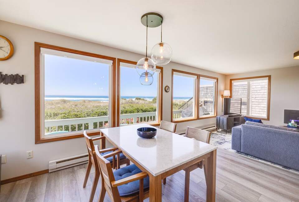 Cozy Coastal Retreat at Rockaway Beach - Rockaway Beach, Oregon