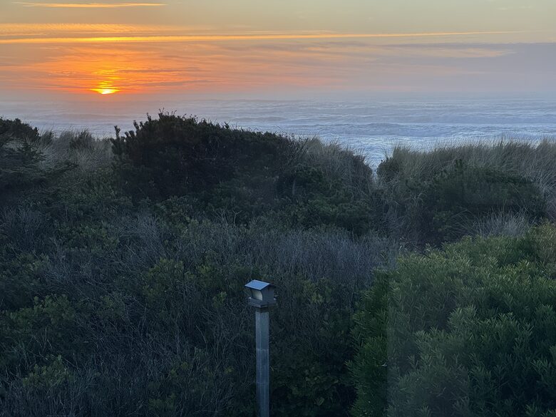 Cozy Coastal Retreat at Rockaway Beach - Rockaway Beach, Oregon
