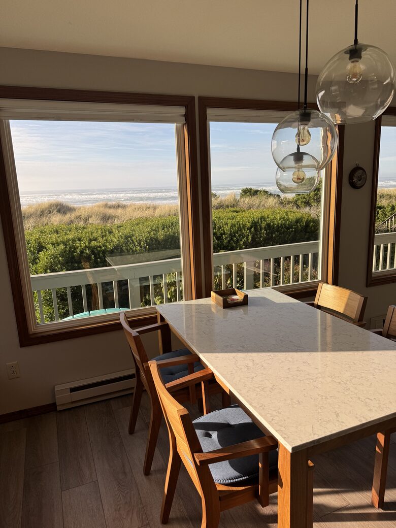Cozy Coastal Retreat at Rockaway Beach - Rockaway Beach, Oregon