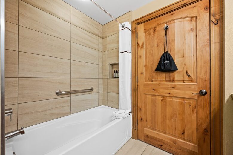 Ground-Level Condo in Park City’s Canyons Village with Panoramic Vistas - Park City, Utah