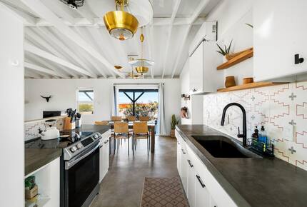Restored 1955 Homestead in Joshua Tree - Joshua Tree, California