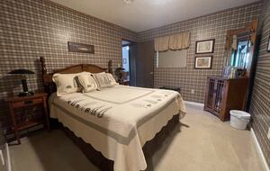 Front bedroom w/ queen sized bed