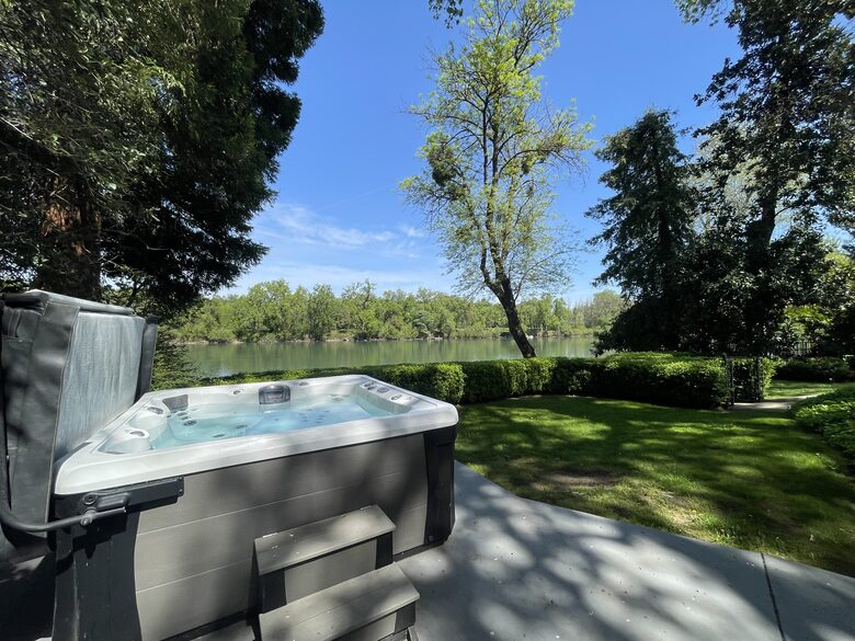 Hot tub with amazing view of the Sacramento River