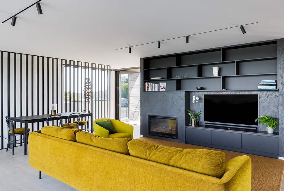 Contemporary Coastal Elegance on Waiheke Island - Waiheke Island, New Zealand