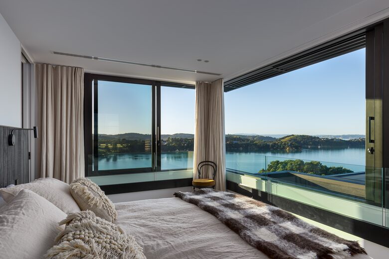 Master Bedroom with 180 degree views