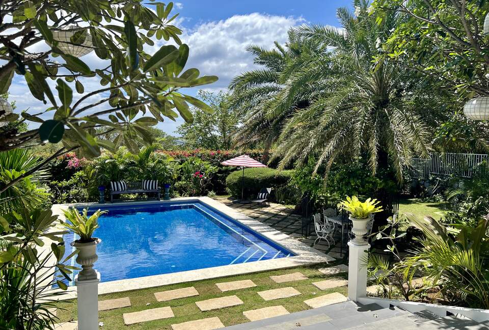 Villa La Nuvola, a seaside sanctuary. - Manila (Greater Manila), Philippines