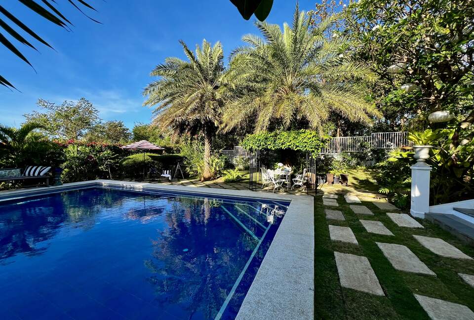 Villa La Nuvola, a seaside sanctuary. - Manila (Greater Manila), Philippines