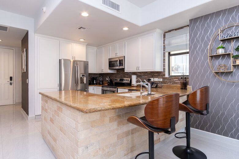 Sixth-Floor Oceanfront Retreat with Expansive Patio & Golf Access - Puerto Penasco, Mexico