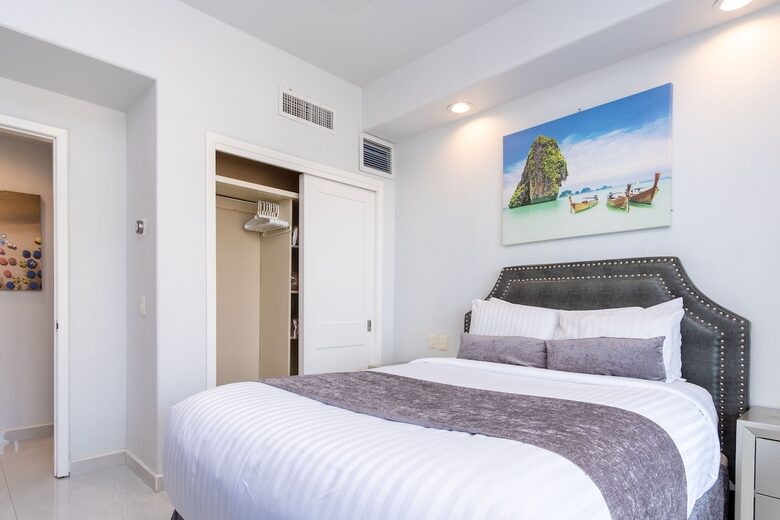 Sixth-Floor Oceanfront Retreat with Expansive Patio & Golf Access - Puerto Penasco, Mexico