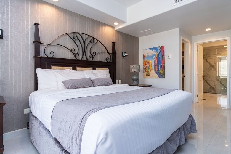 Sixth-Floor Oceanfront Retreat with Expansive Patio & Golf Access - Puerto Penasco, Mexico