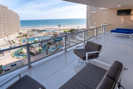 Sixth-Floor Oceanfront Retreat with Expansive Patio & Golf Access - Puerto Penasco, Mexico
