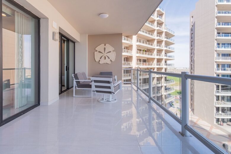 Sixth-Floor Oceanfront Retreat with Expansive Patio & Golf Access - Puerto Penasco, Mexico