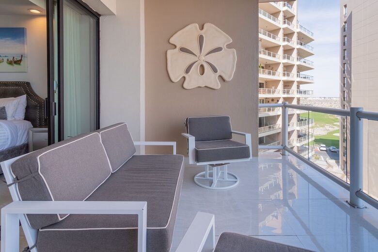 Sixth-Floor Oceanfront Retreat with Expansive Patio & Golf Access - Puerto Penasco, Mexico