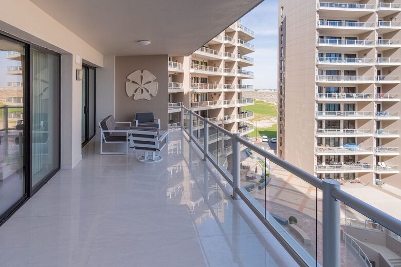 Sixth-Floor Oceanfront Retreat with Expansive Patio & Golf Access - Puerto Penasco, Mexico