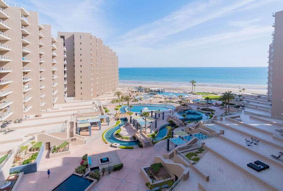 Sixth-Floor Oceanfront Retreat with Expansive Patio & Golf Access - Puerto Penasco, Mexico