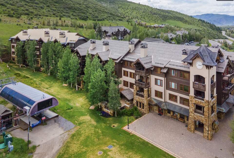 Elegant Ski-In/Ski-Out Retreat with Mountain and Lake Views - Beaver Creek, Colorado