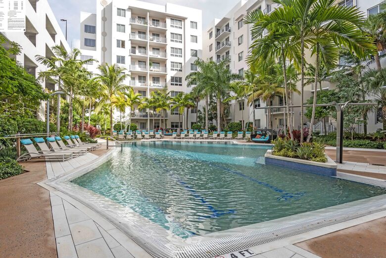 Charming Coastal Retreat in the Heart of West Palm Beach - West Palm Beach, Florida
