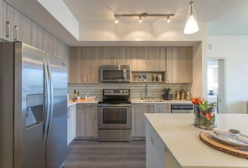 Charming Coastal Retreat in the Heart of West Palm Beach - West Palm Beach, Florida