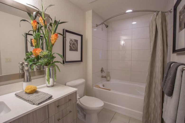 Charming Coastal Retreat in the Heart of West Palm Beach - West Palm Beach, Florida