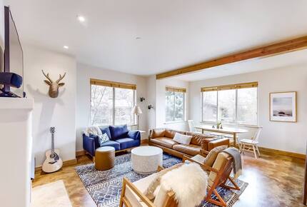 Stylish Sun Valley Retreat Near Slopes, Trails & Downtown Charm - Ketchum, Idaho