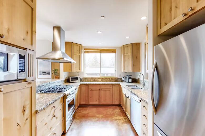 Stylish Sun Valley Retreat Near Slopes, Trails & Downtown Charm - Ketchum, Idaho