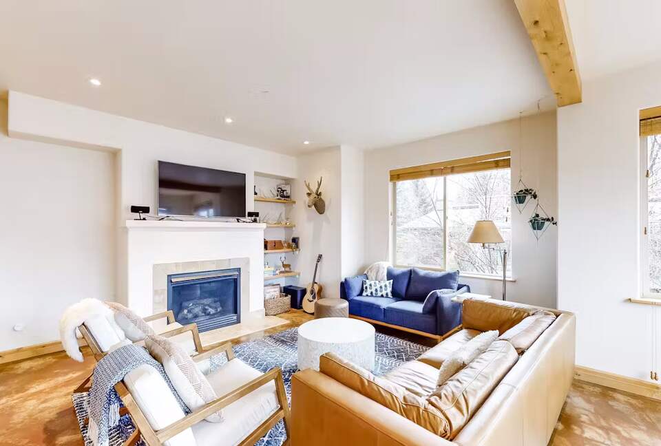 Stylish Sun Valley Retreat Near Slopes, Trails & Downtown Charm - Ketchum, Idaho