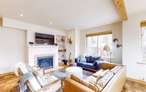 Stylish Sun Valley Retreat Near Slopes, Trails & Downtown Charm - Ketchum, Idaho