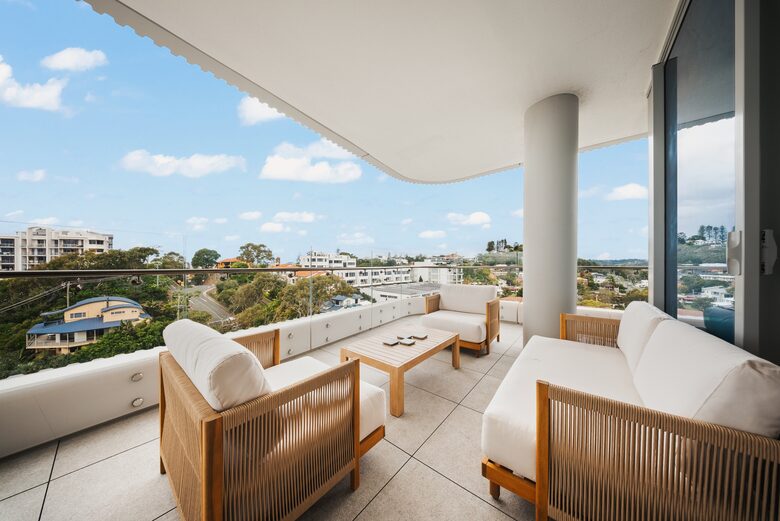 Elegant Sky-High Coastal Retreat Overlooking Kirra Beach - Gold Coast, Australia