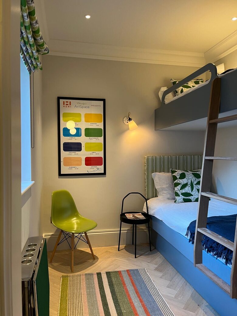 Luxurious Chelsea Retreat with Garden Square Access - London, United Kingdom