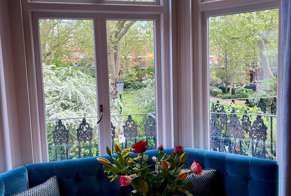 Luxurious Chelsea Retreat with Garden Square Access - London, United Kingdom