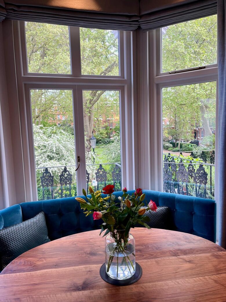 Luxurious Chelsea Retreat with Garden Square Access - London, United Kingdom