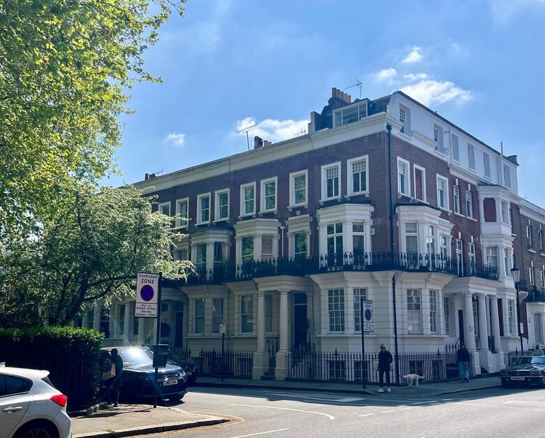 Luxurious Chelsea Retreat with Garden Square Access - London, United Kingdom