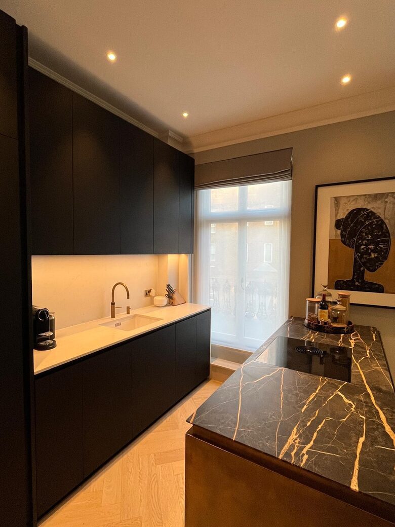 Luxurious Chelsea Retreat with Garden Square Access - London, United Kingdom