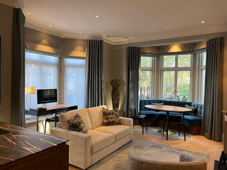 Luxurious Chelsea Retreat with Garden Square Access - London, United Kingdom