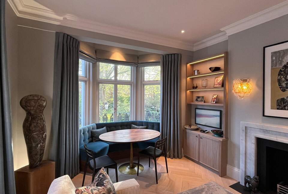 Luxurious Chelsea Retreat with Garden Square Access - London, United Kingdom