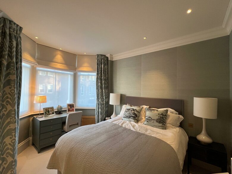 Luxurious Chelsea Retreat with Garden Square Access - London, United Kingdom