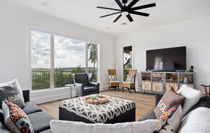 Charming Hill Country Retreat with Lake Travis Views - Spicewood, Texas
