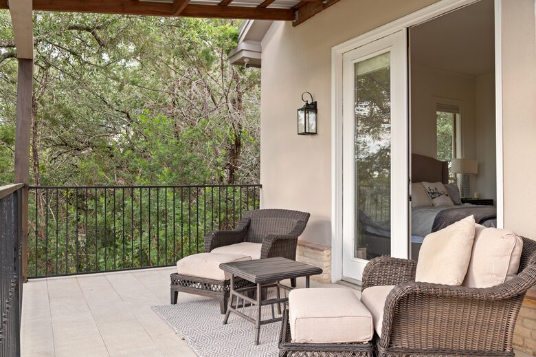 Charming Hill Country Retreat with Lake Travis Views - Spicewood, Texas