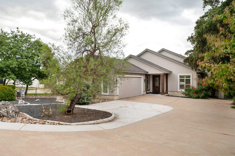 Charming Hill Country Retreat with Lake Travis Views - Spicewood, Texas