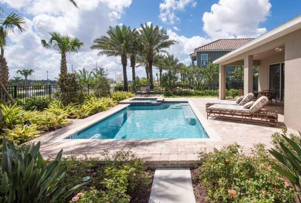 Elegant Encore Villa with Private Pool Near Orlando Attractions - Kissimmee, Florida