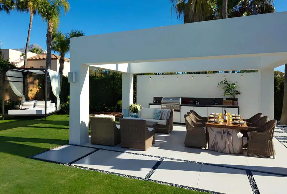 Elevated Elegance in Marbella’s Prestigious Golf Valley - Marbella, Spain
