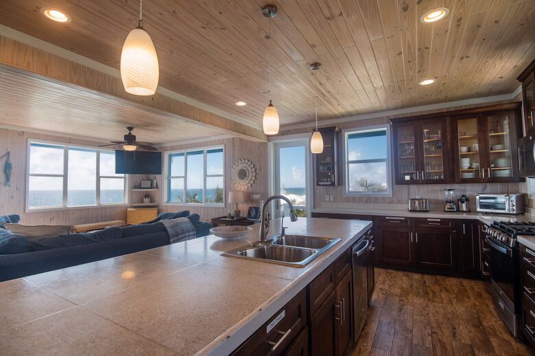 Panoramic Sea Views & Six King Suites in the Abacos - Elbow Cay, Bahamas