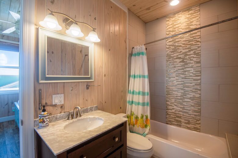 Panoramic Sea Views & Six King Suites in the Abacos - Elbow Cay, Bahamas