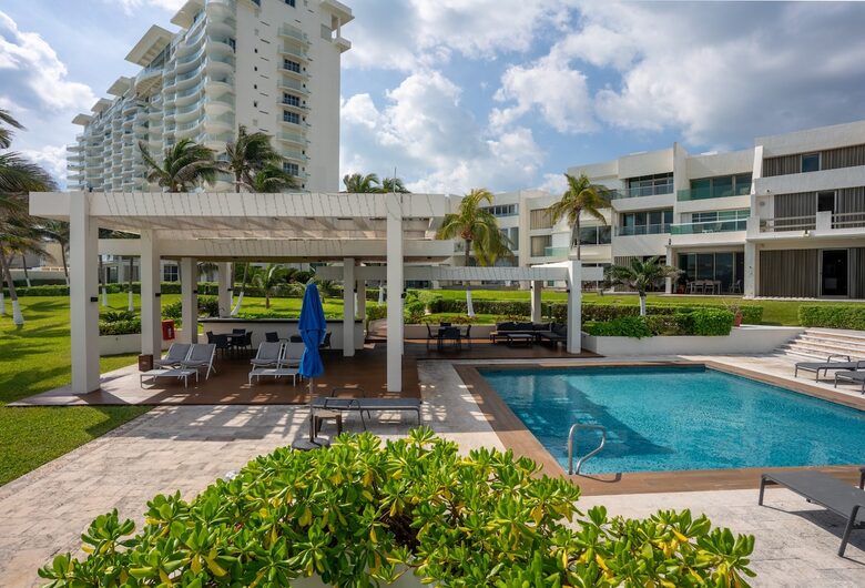 Premier Beachfront Living at Villa Nizuc - Cancún, Mexico