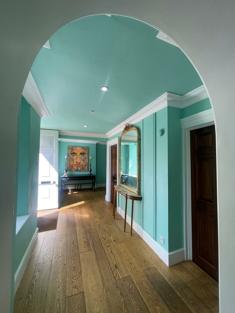Majestic Halifax Estate with Heated Pool & Panoramic Views - Halifax, United Kingdom