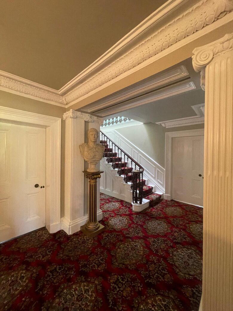Majestic Halifax Estate with Heated Pool & Panoramic Views - Halifax, United Kingdom