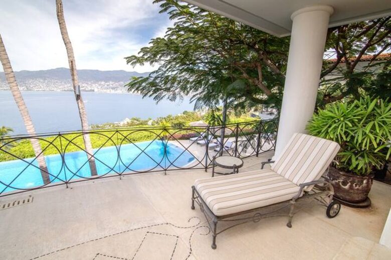 Elevated Elegance Over Acapulco Bay - Acapulco, Mexico
