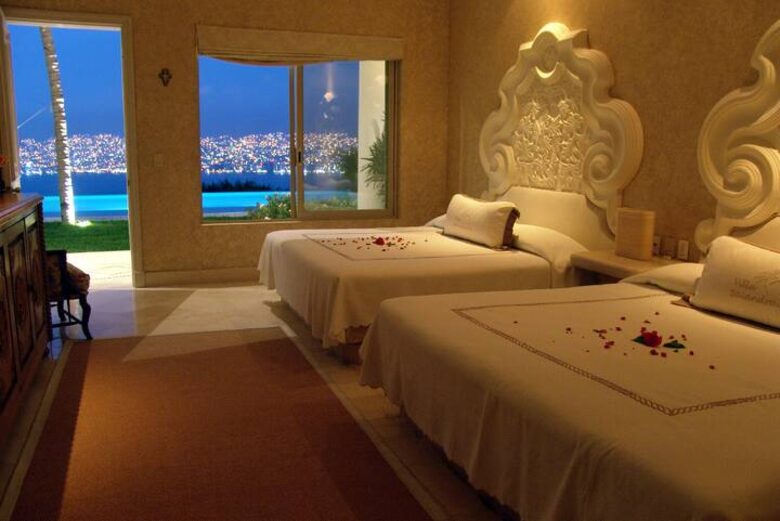Elevated Elegance Over Acapulco Bay - Acapulco, Mexico